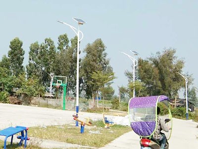 太陽(yáng)能路燈安裝實(shí)例