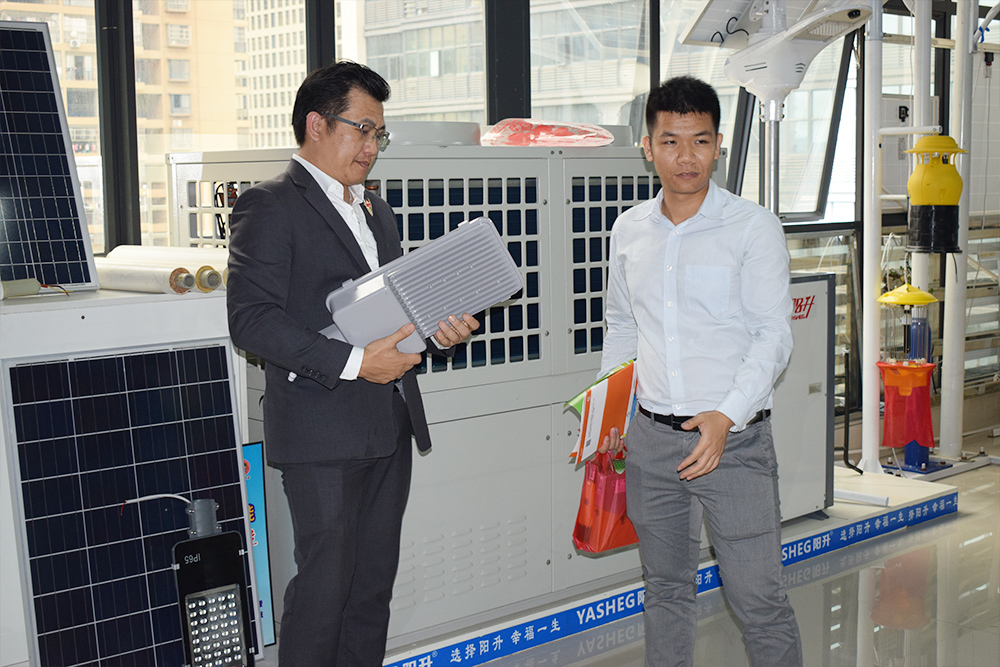 81c9e798f94f8db7867b54e8ca0a1803.jpg 81c9e798f94f8db7867b54e8ca0a1803.jpg